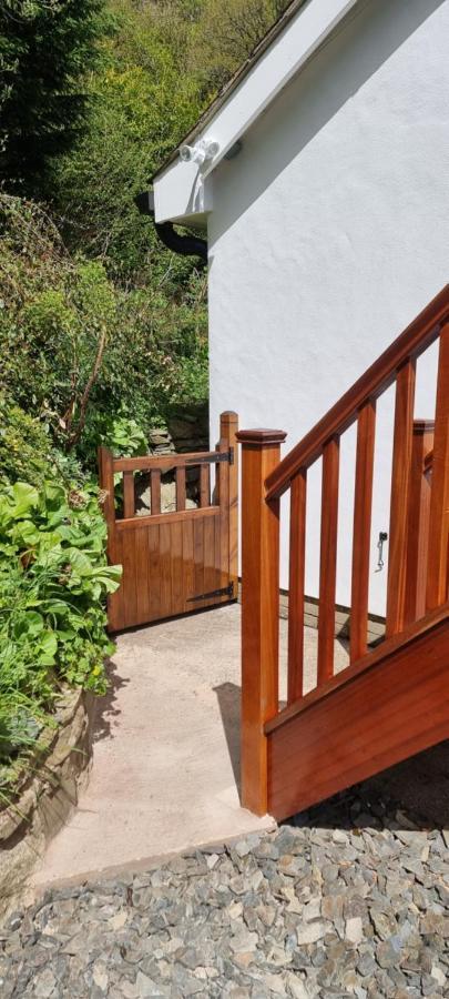 Llansantffraid Glyn Ceiriog Modern And Spacious 2 Bedroom Apartment With Free Parking מראה חיצוני תמונה