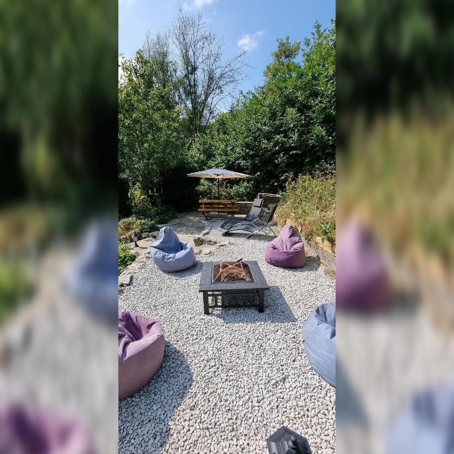 Llansantffraid Glyn Ceiriog Modern And Spacious 2 Bedroom Apartment With Free Parking מראה חיצוני תמונה